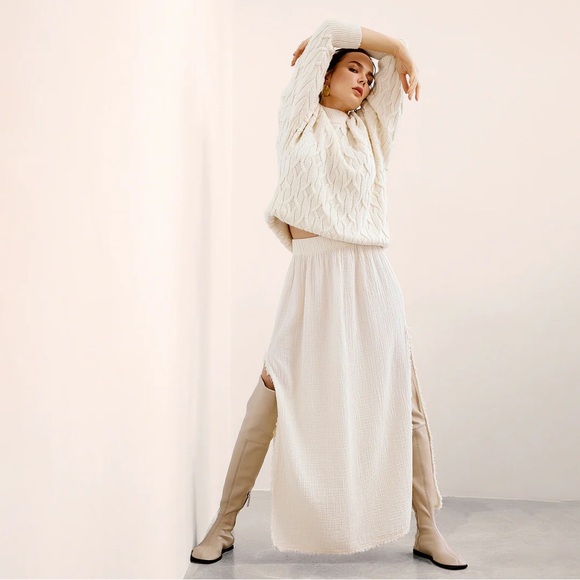 Crinkle Slit Skirt - Picture 6 of 9